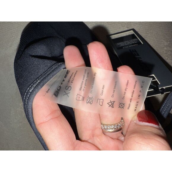 Bo+Tee Oxygen Acid Wash Seamless Sports Bra in Black/Gray, Size XS NWT - Picture 7 of 9